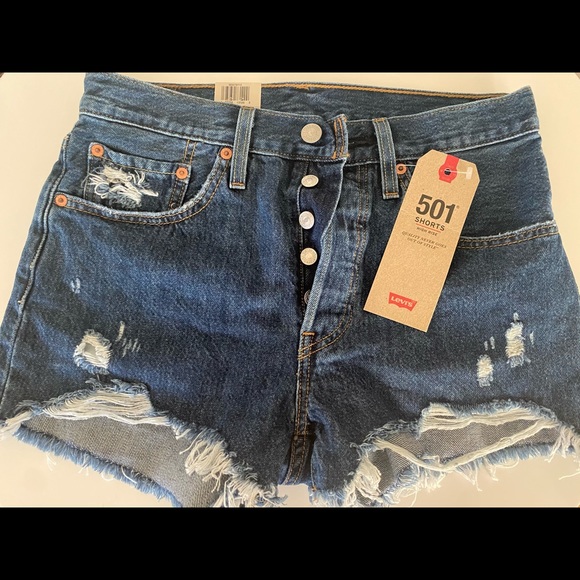 Levi 501 high waist shorts with raw hem - Picture 4 of 5